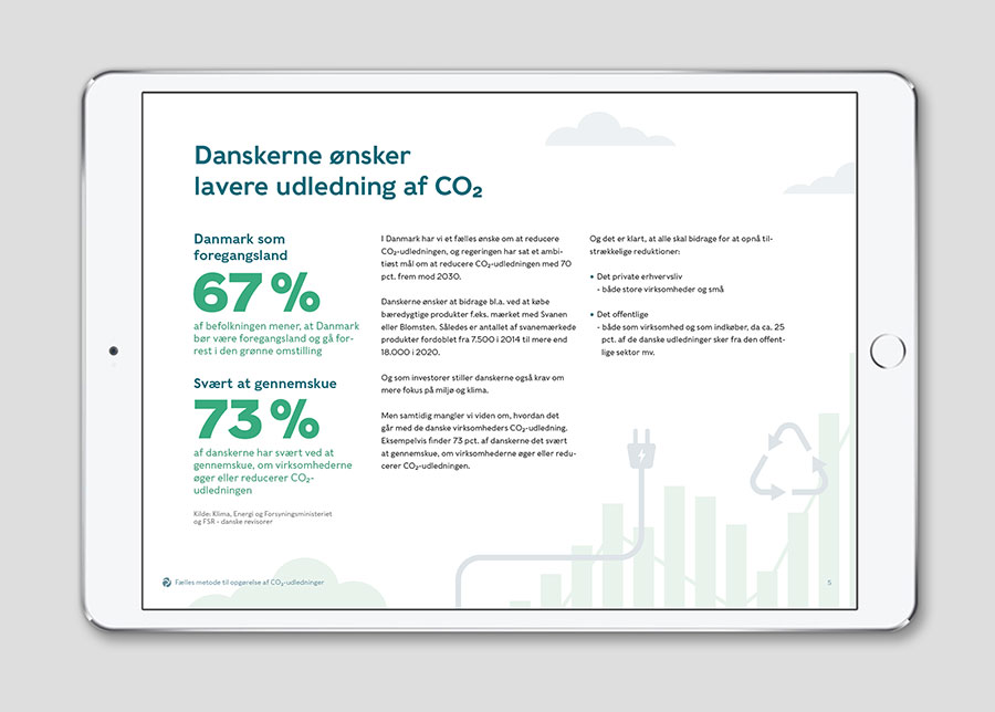 Layout af opslag vist på iPad fra rapporten med overskriften 'Danskerne ønsker lavere udledning af CO2' samt brødtekst og fremhævede statistikker.